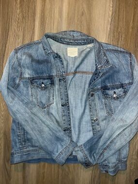 American Eagle Outfitters light gray denim jacket